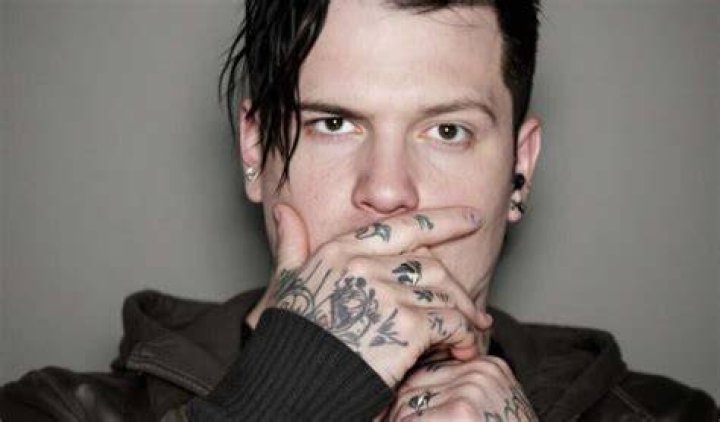Cez Darke Net Worth
